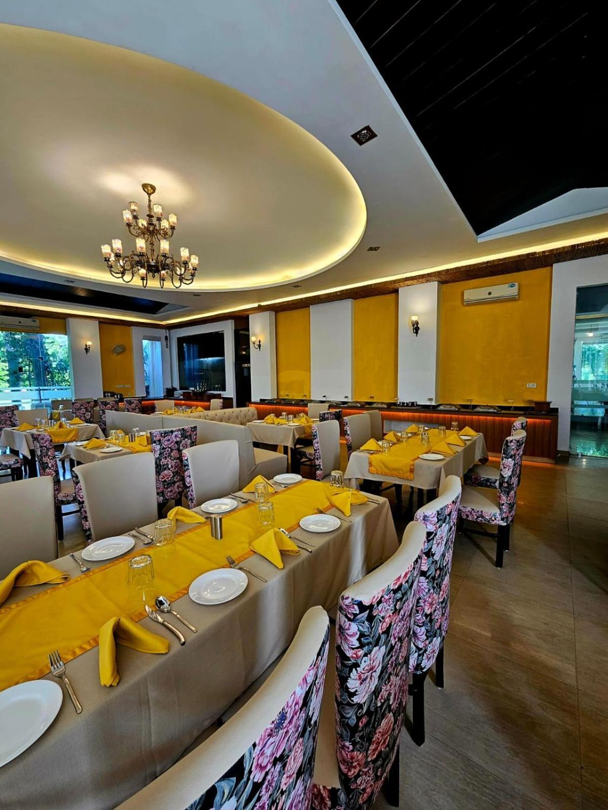 Hotel Corbett Tusker Trail Kashipur Exterior foto